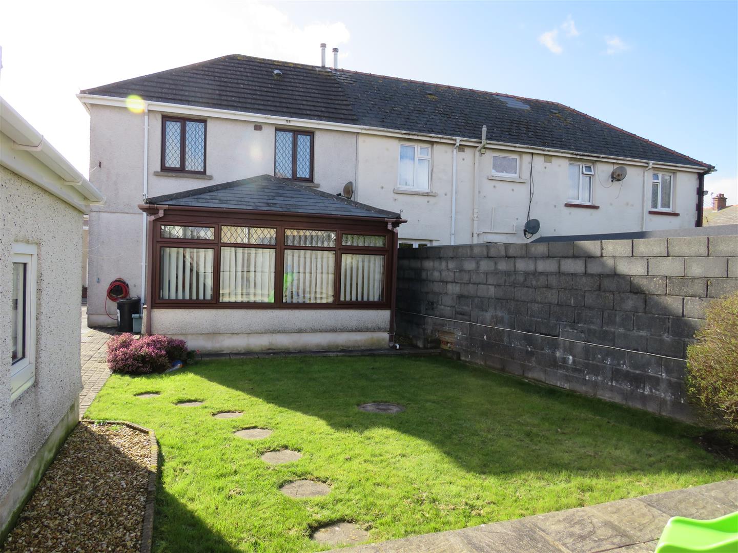 Rhandir, Llwynhendy, Llanelli, SA14 9NU Property for Sale Willow